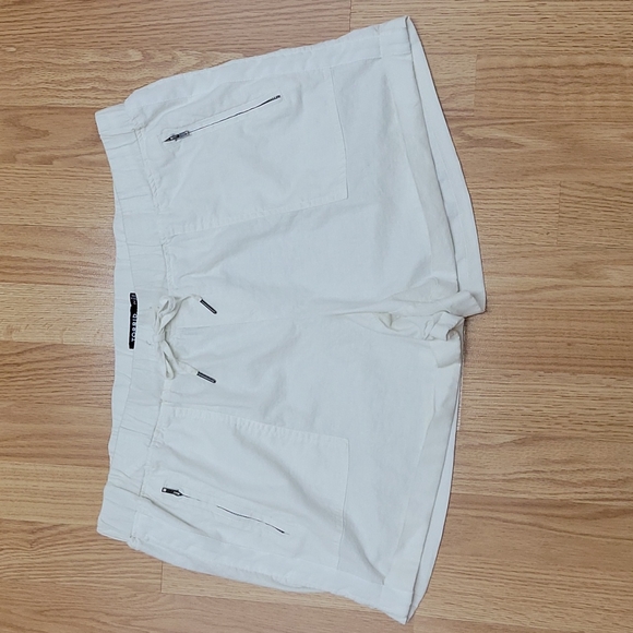 EUC Torrid short white linen shorts plus size 2X Cuffed Drawstring waist - Picture 4 of 6